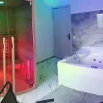 Premium Relaxation With Jacuzzi & Sauna! ブラショフ