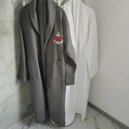 Premium Relaxation With Jacuzzi & Sauna!