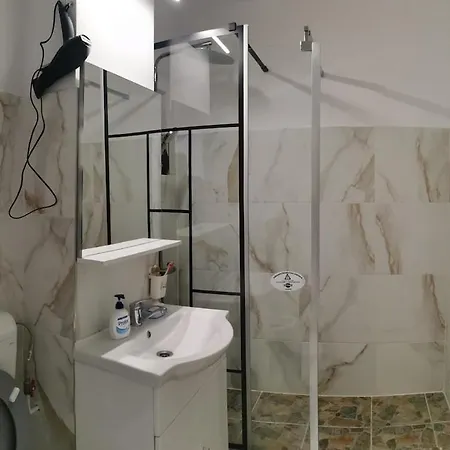 Premium Relaxation With Jacuzzi & Sauna!