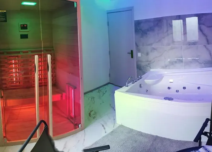 Premium Relaxation With Jacuzzi & Sauna! Braşov